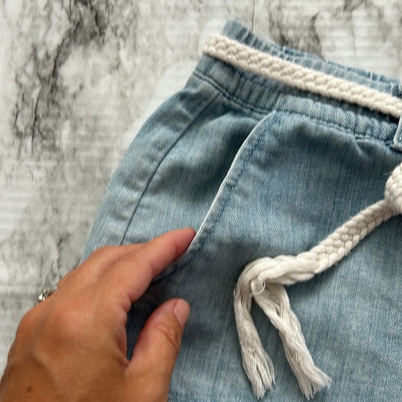 Aerie womens size small Elastic Waist Pull-On Denim Chambray Shorts braided belt - Picture 7 of 12